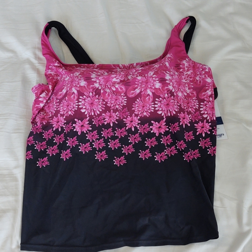 Beautiful pink flowered swit top
